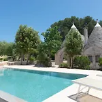 Trullo In Itria Valley Near Ostuni Beaches בית נופש *